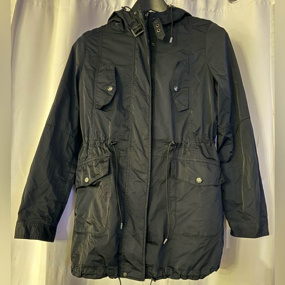 Pre-loved Zara Jacket
Navy Blue
Size M